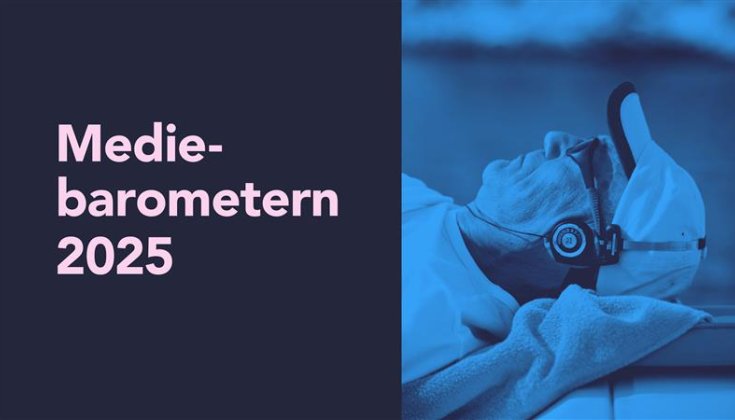 Omslag Mediebarometern 2025, man som lyssnar på musik i hörlurar. 