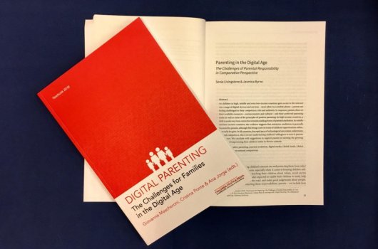 A print copy of the year book 2018: Digital Parenting