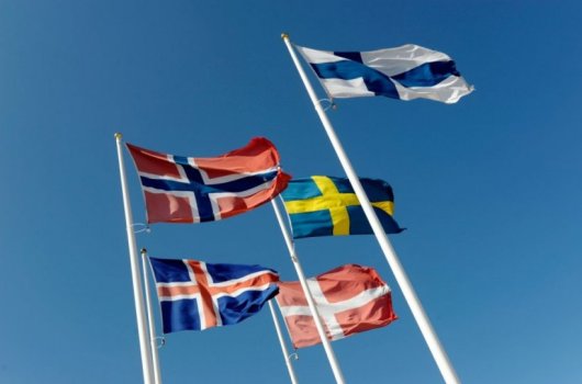 De nordiska flaggorna. 
