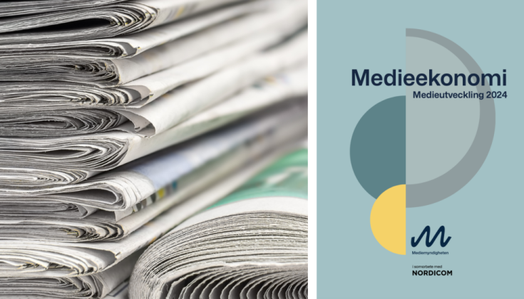 Hög med tidningar och grönblått omslag med texten Medieekonomi 